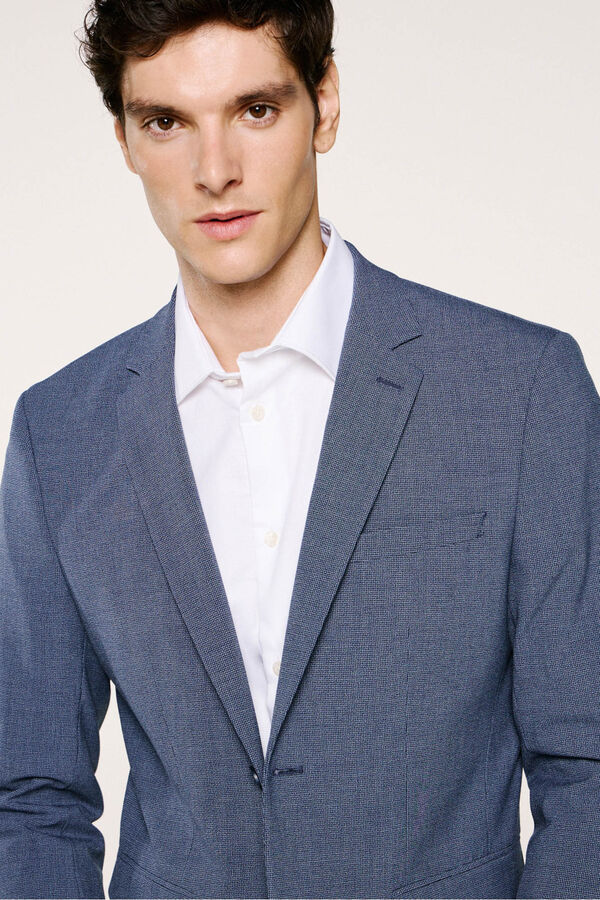 Selected Americana Slim Fit confeccionada con materiales reciclados. Azul marino