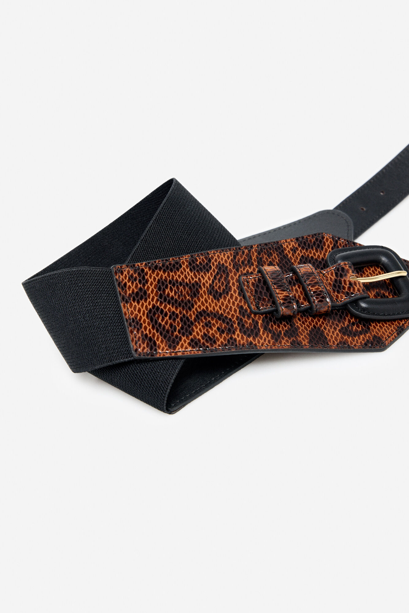 Cortefiel fivela forrada com faixa el&aacute;stica