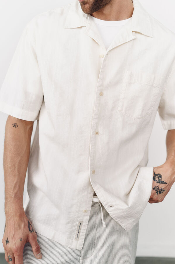 OOTO Camisa estruturada de manga manga curta Ecru