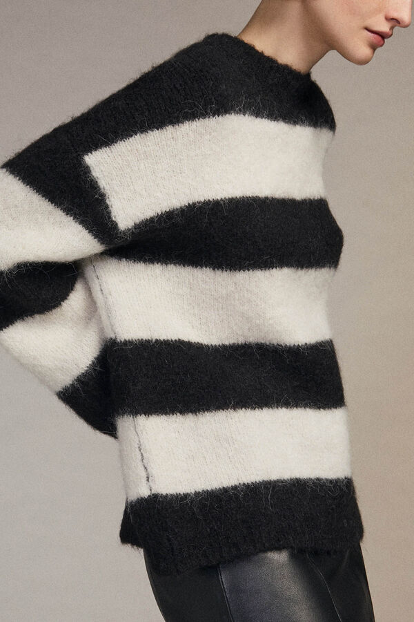 Selected Femme Jersey de Alpaca con cuello redondo. Negro