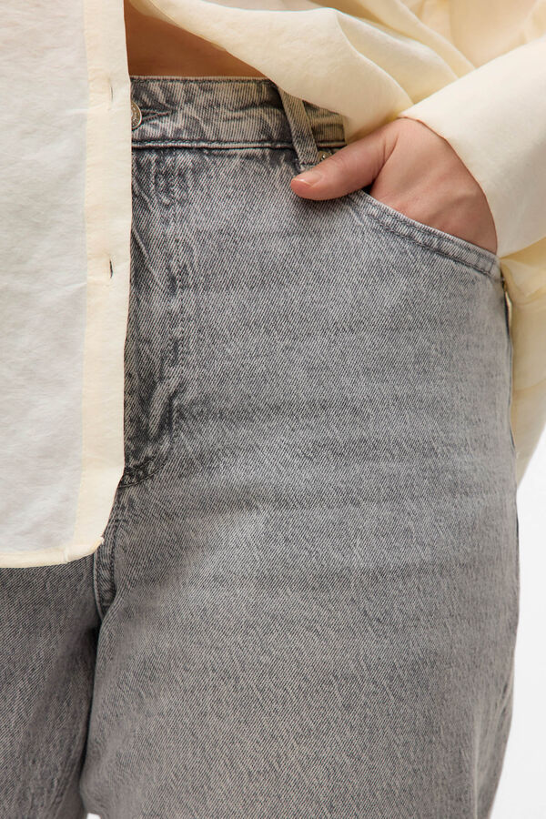 Vero Moda Curve Jeans mom talla grande Gris