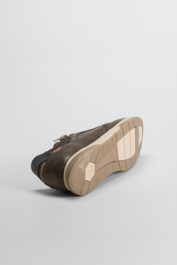 Comfeet Deportiva urbana cremallera COMFEET Marr&oacute;n oscuro