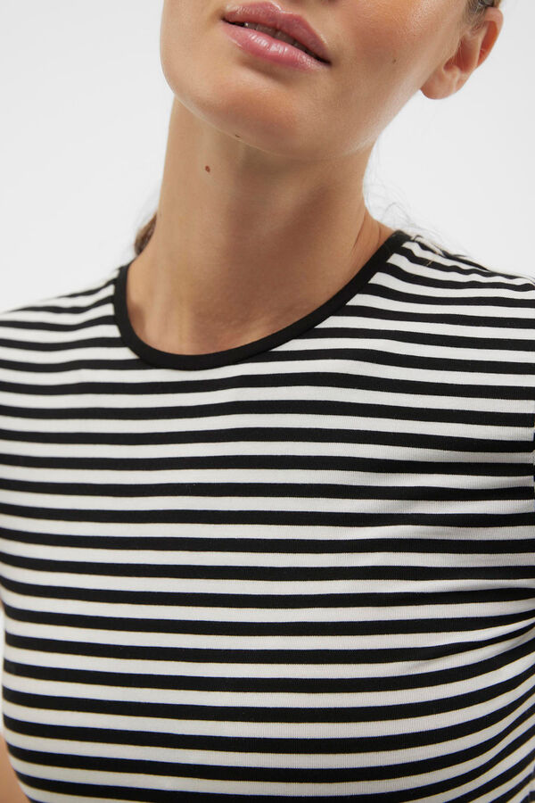 Vero Moda T-shirt de manga curta &agrave;s riscas Preto