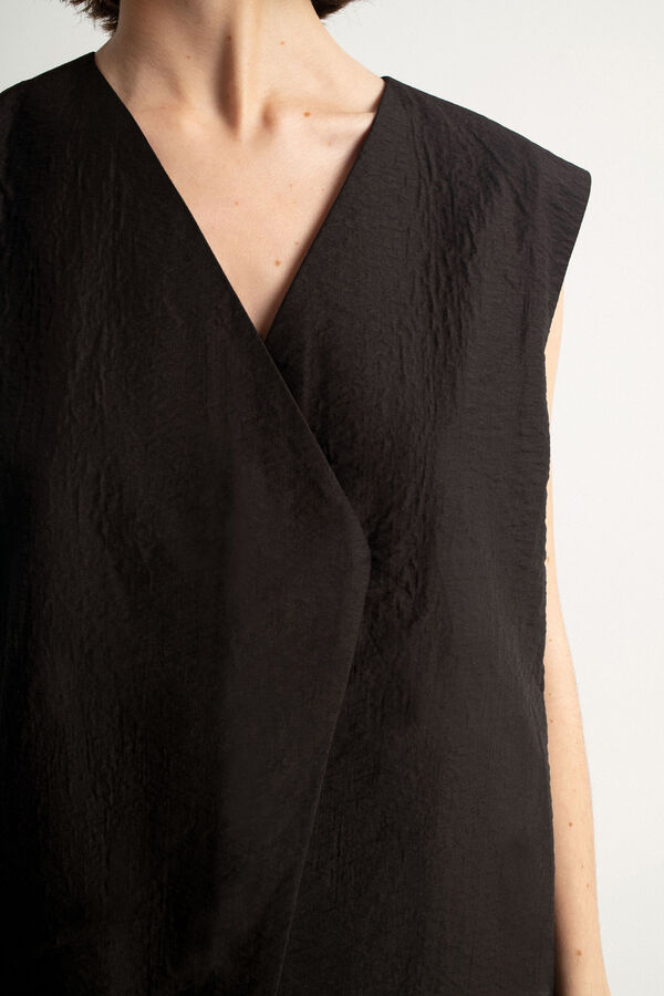 Object Chaleco cruzado Negro