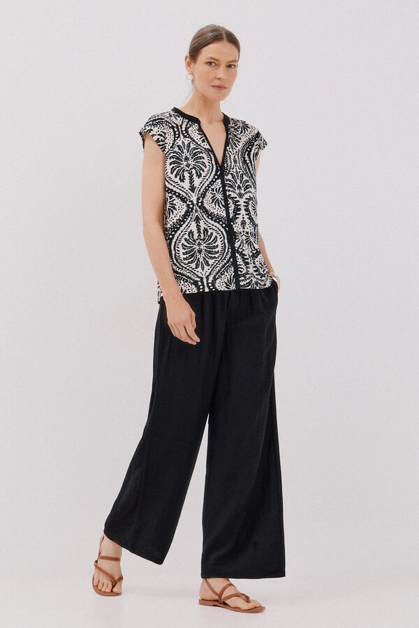 Cortefiel Camiseta b&aacute;sica sin magnas cuello mao Estampado blanco