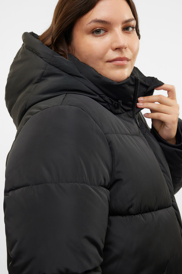 Vero Moda Curve Abrigo acolchado con capucha talla grande Negro