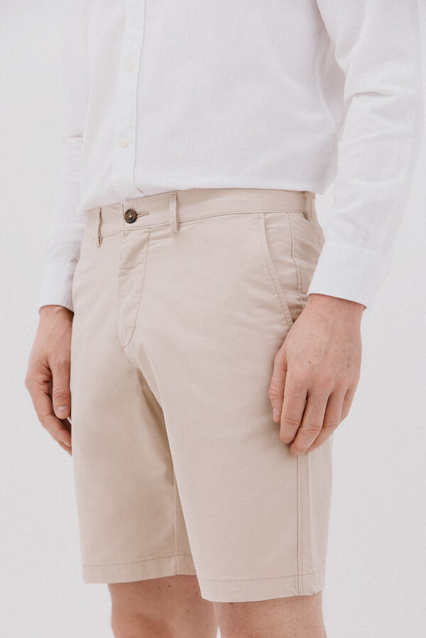 Cortefiel Bermuda chino Beige