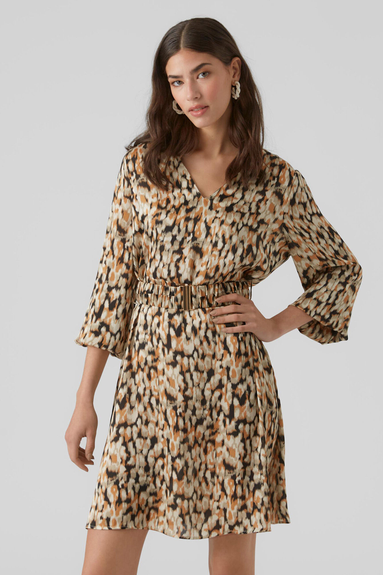 Vero Moda Vestido corto manga efecto satinado