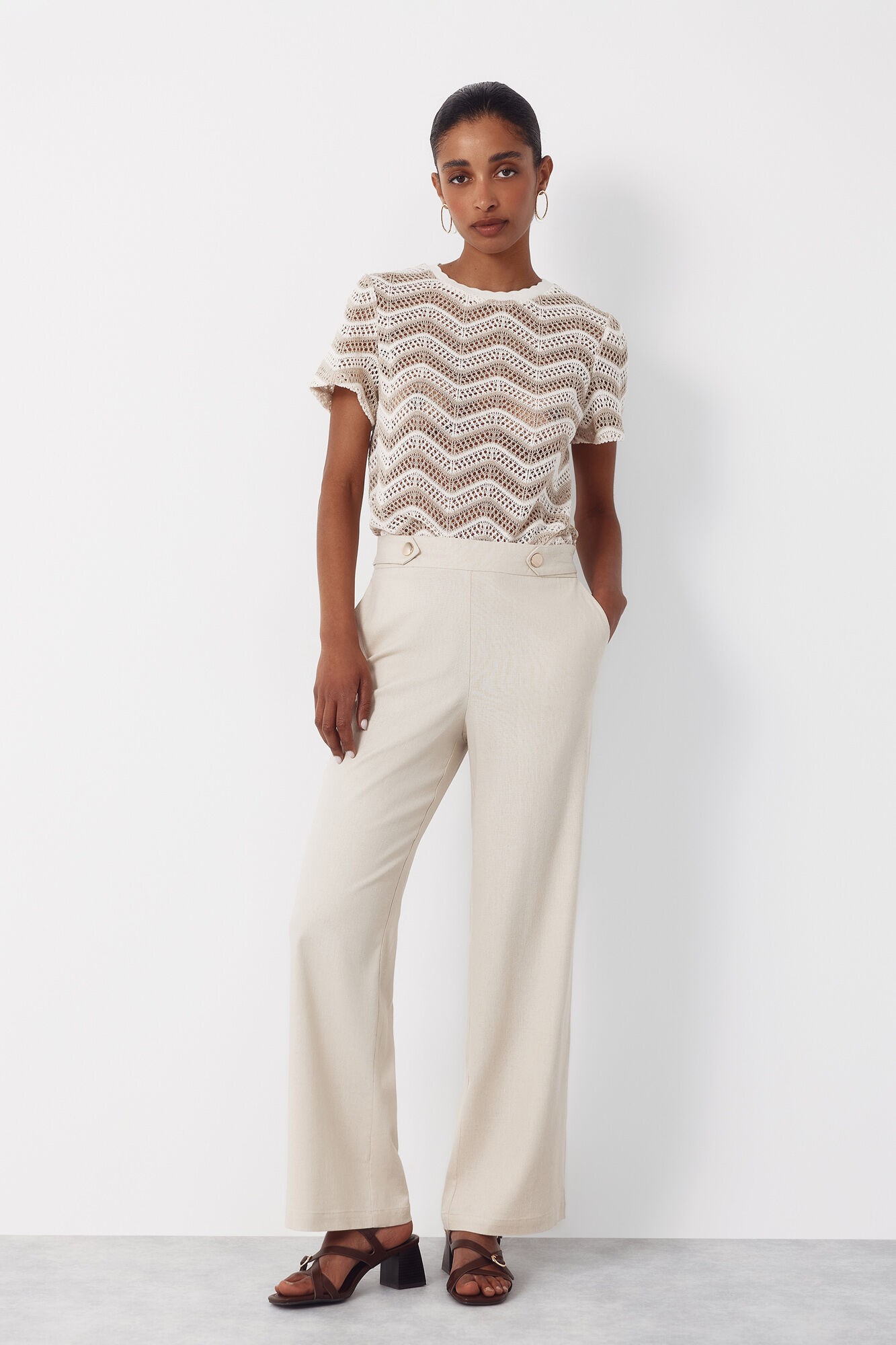 Cortefiel Pantal&oacute;n con lino con botones dorados