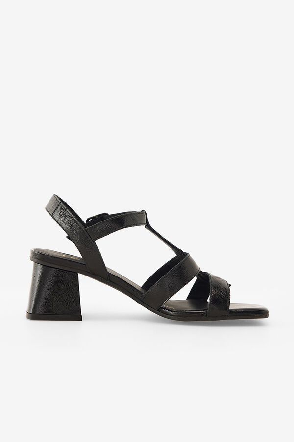 Lodi Sand&aacute;lia em pele efeito verniz Preto