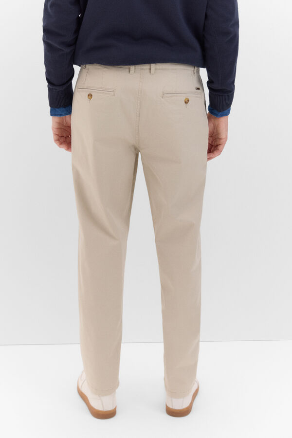 Cortefiel Pantal&oacute;n chino regular fit Marfil
