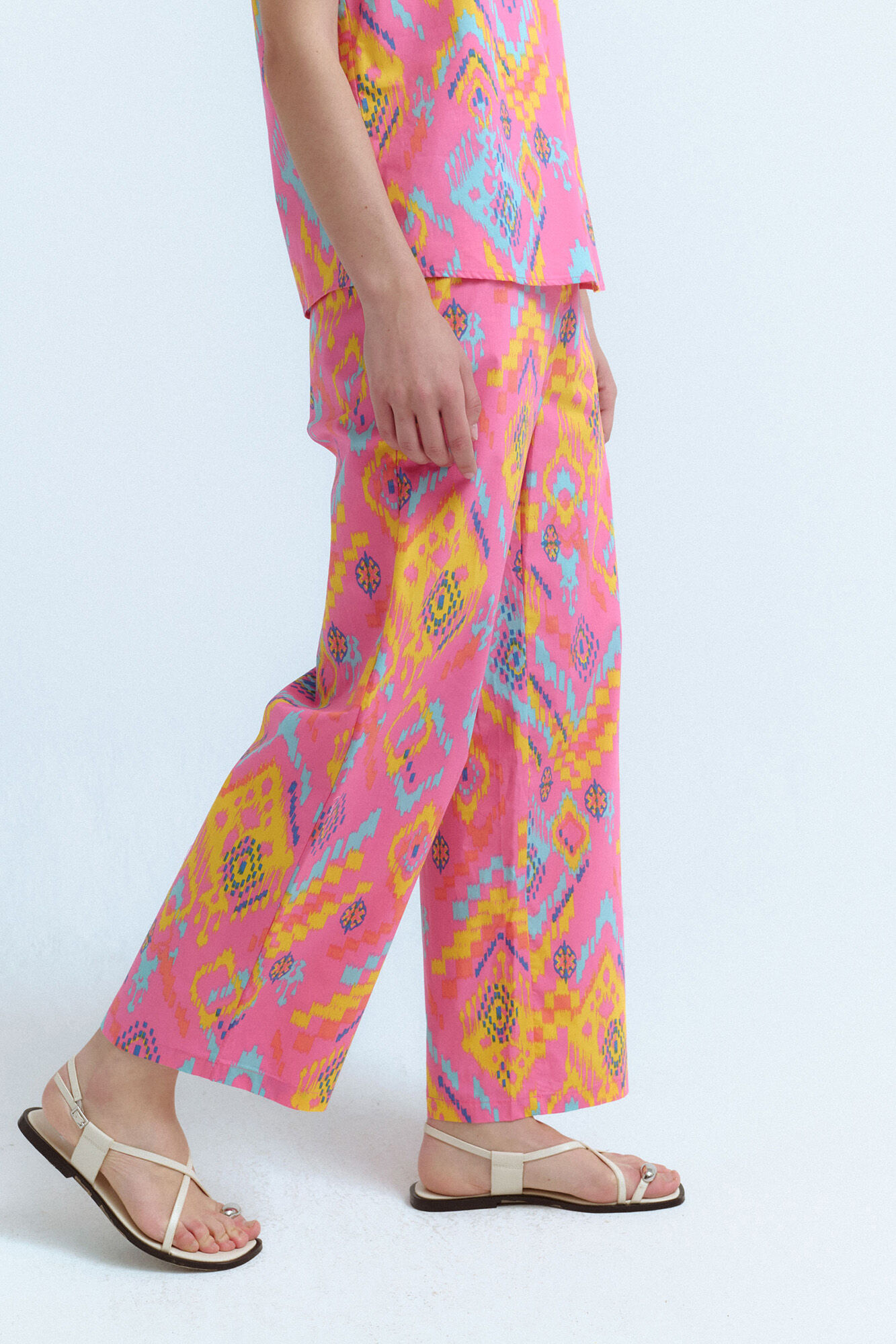 Vila Pantal&oacute;n estampado &eacute;tnico ikat