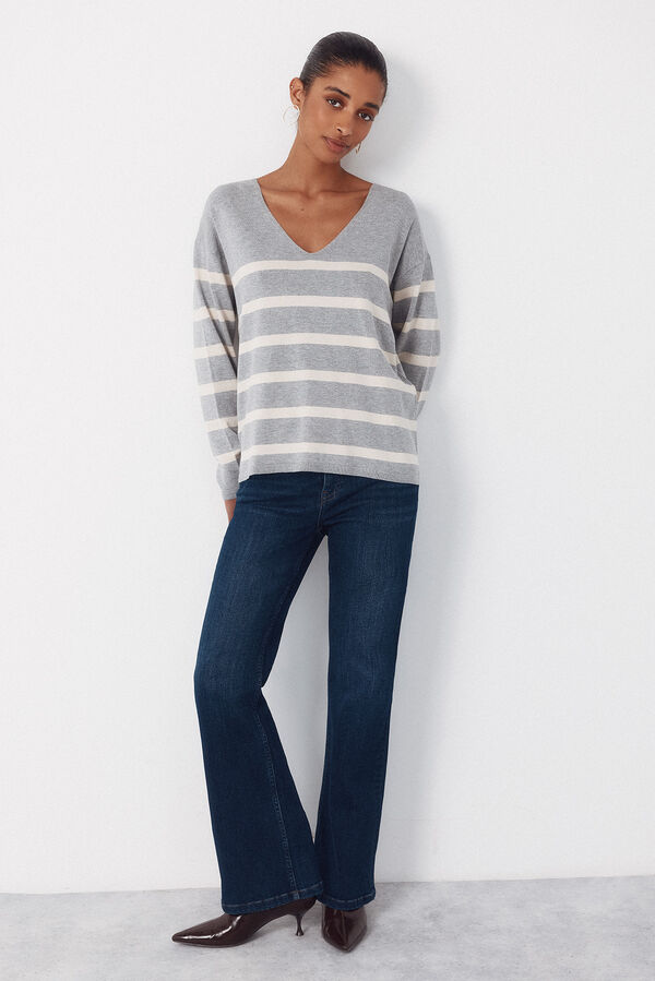 Cortefiel Jersey escote pico Gris