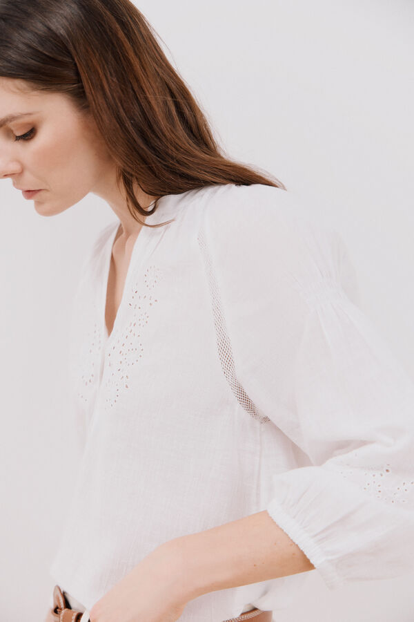 Cortefiel Blusa bordados perforados Blanco