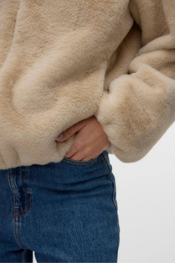 Vero Moda Bomber efecto pelo Beige