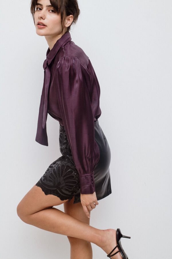 Vila Blusa con lazada Morado