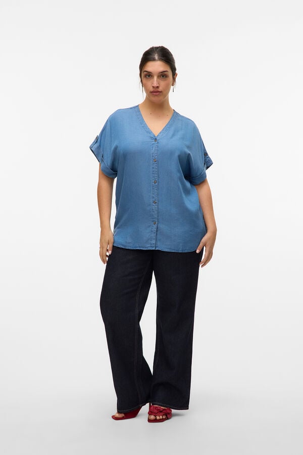 Vero Moda Curve Camisa cuello pico denim talla grande Azul