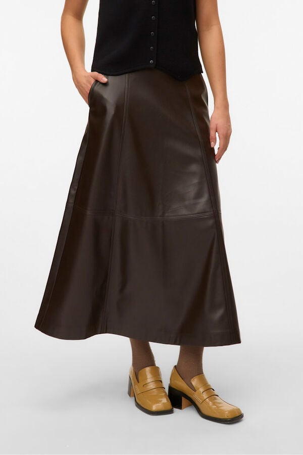 Vero Moda Falda midi efecto piel Marr&oacute;n oscuro