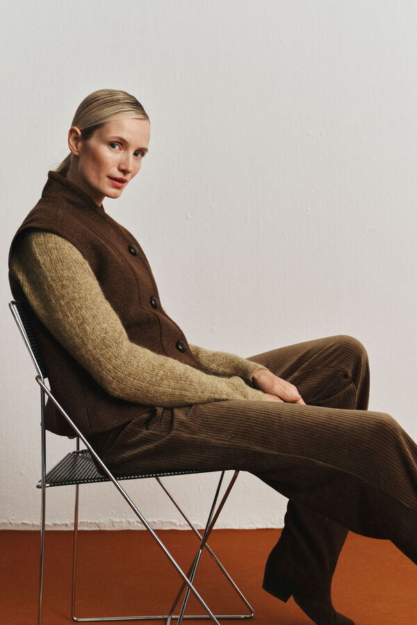 Cortefiel Chaleco de mujer oversize Marr&oacute;n oscuro