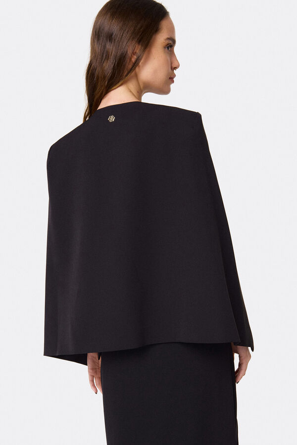 Cupl&eacute; Chaqueta capa crep Negro