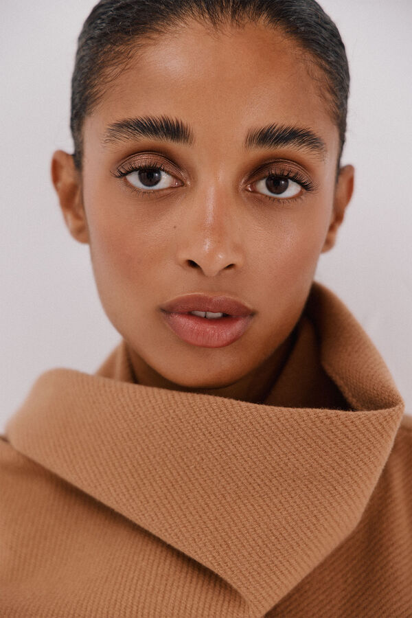 Cortefiel Capa camel con bufanda Beige