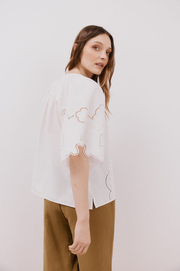 Cortefiel Blusa bordados perforados Blanco