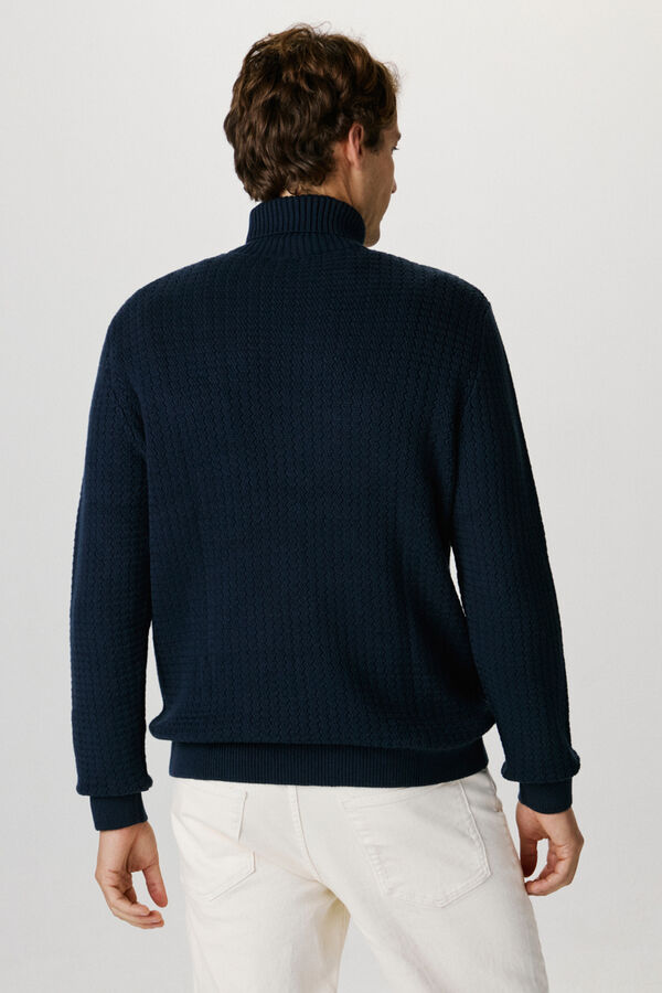 Selected Jersey estructura de cuello vuelto confeccionado 100% con algod&oacute;n org&aacute;nico. Azul marino