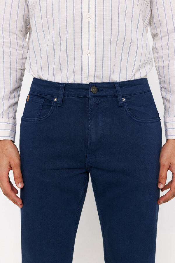 Cortefiel Pantal&oacute;n 5 bolsillos color regular fit Azul marino