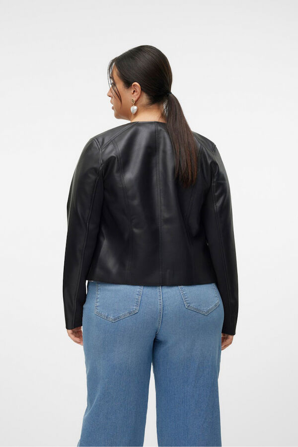 Vero Moda Curve Blus&atilde;o com efeito de pele Curve Preto