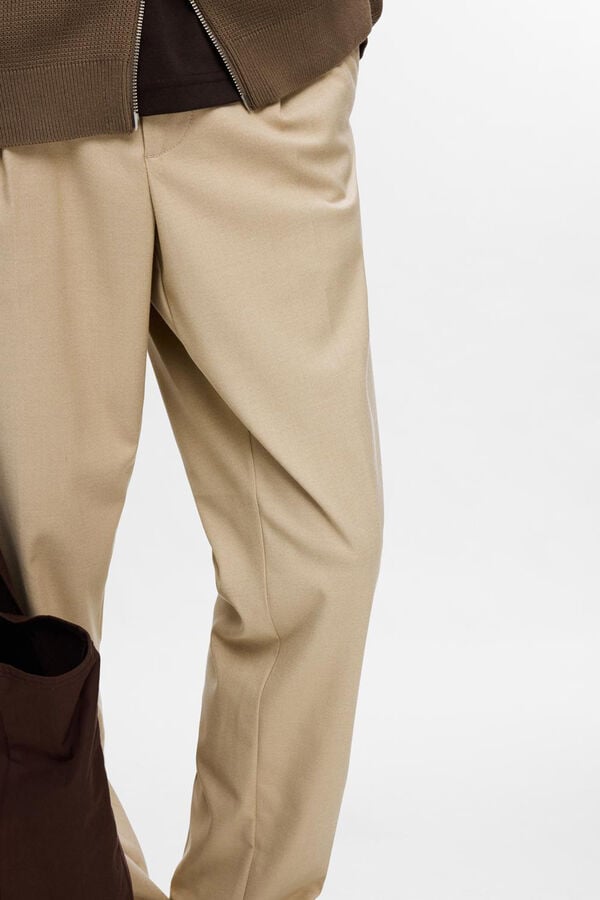 Selected Pantal&oacute;n informal con pinza Arena