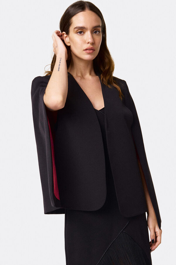 Cupl&eacute; Chaqueta capa crep Negro