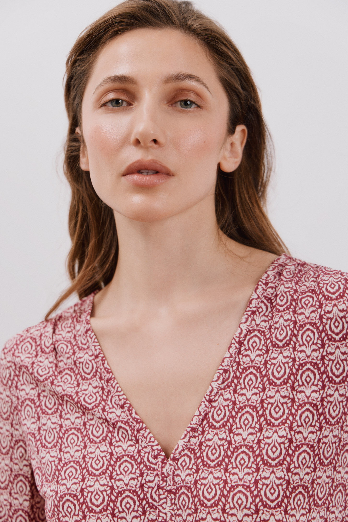 Cortefiel Camiseta fluida com decote em bico