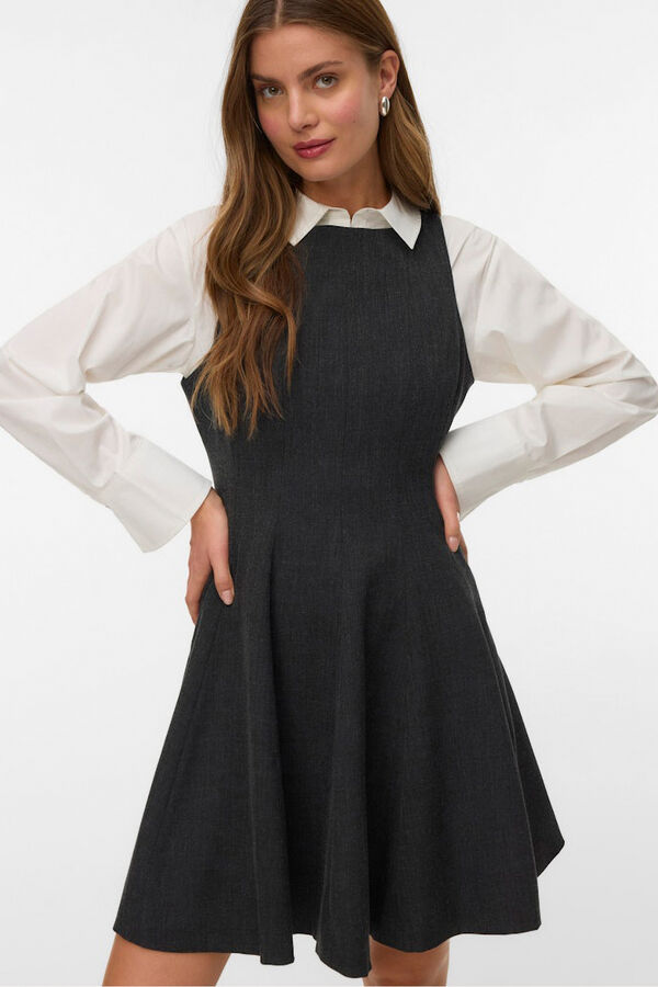 Vero Moda Vestido corto vuelo Gris oscuro