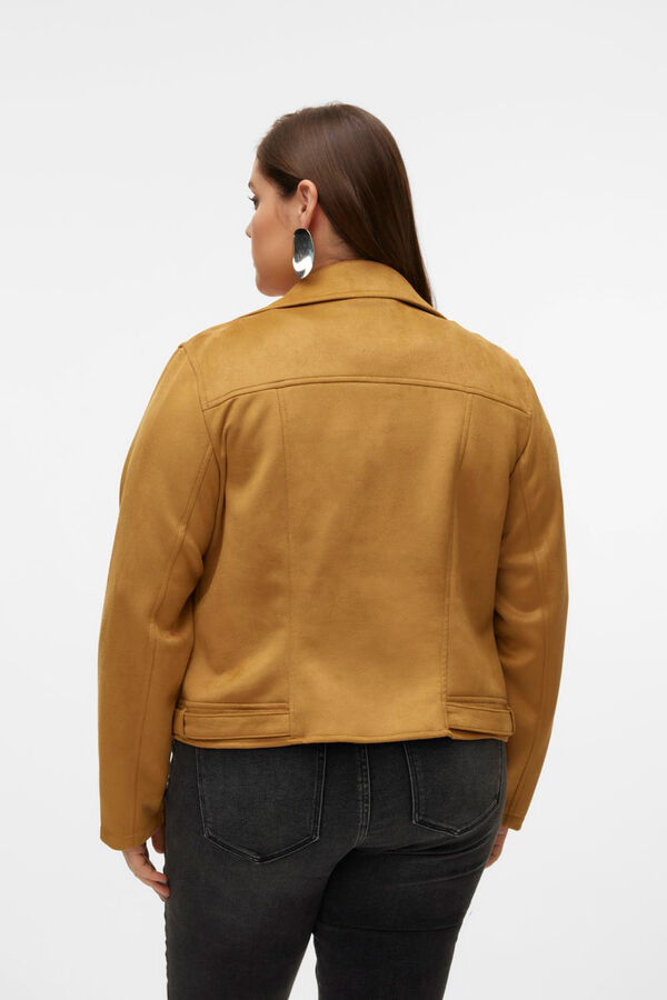 Vero Moda Curve Chaqueta efecto ante talla grande Marr&oacute;n