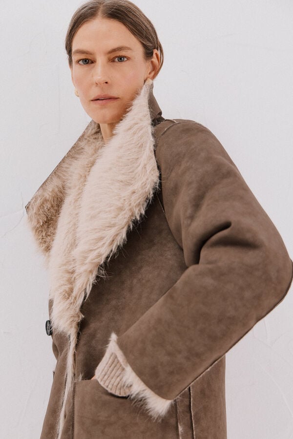 Cortefiel Abrigo largo efecto pelo reversible Marr&oacute;n oscuro