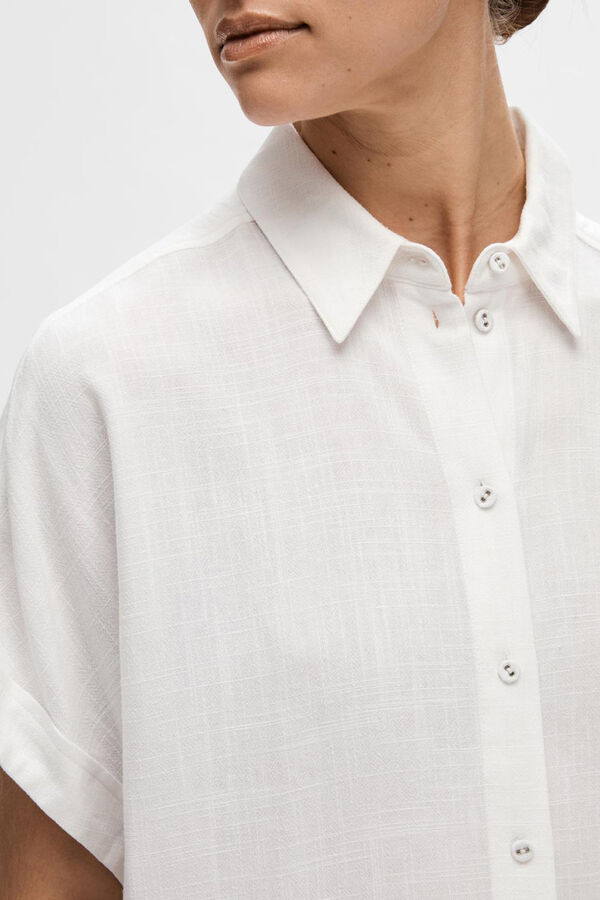 Selected Femme Camisa de manga corta de lino. Regular Fit. Blanco