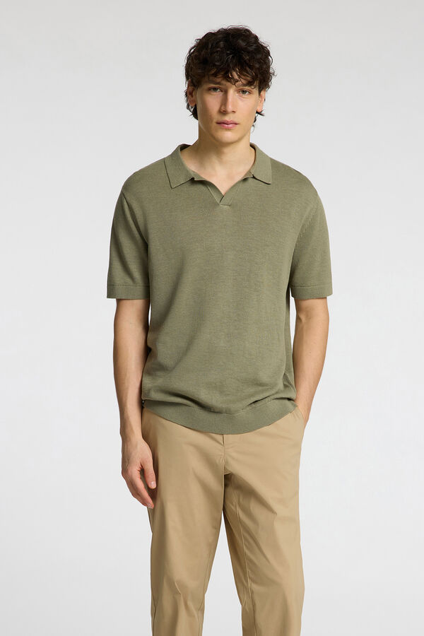 Selected Polo de punto con cuello abierto Gris