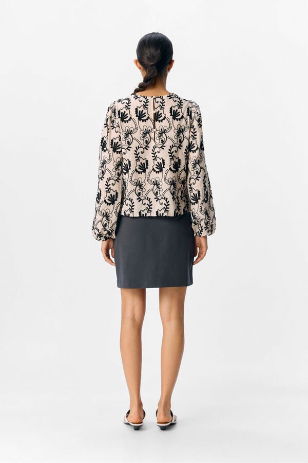 Object Blusa tejido bordado Estampado beige