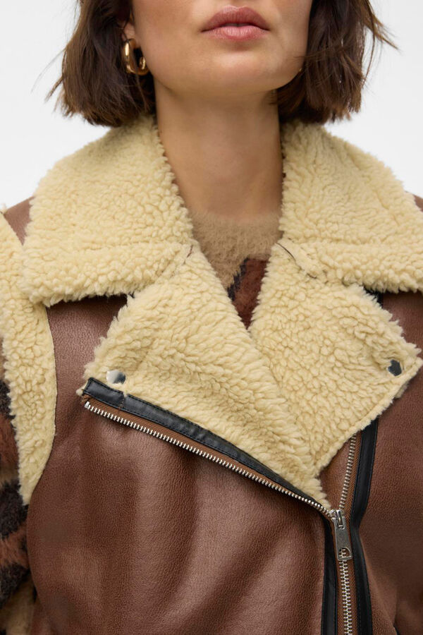 Vero Moda borrego com efeito pele com gola Colete Castanho