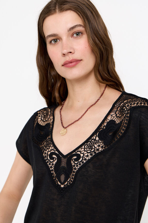 Cortefiel Camieta parche guipur cuello pico Negro