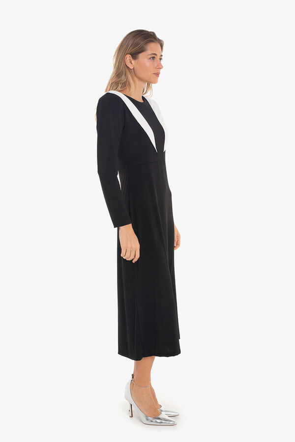 Cupl&eacute; Vestido solapas en hombros Negro