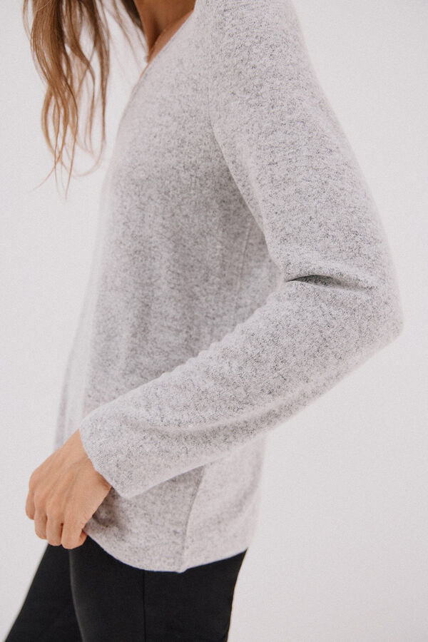 Cortefiel Camiseta b&aacute;sica cuello pico Gris