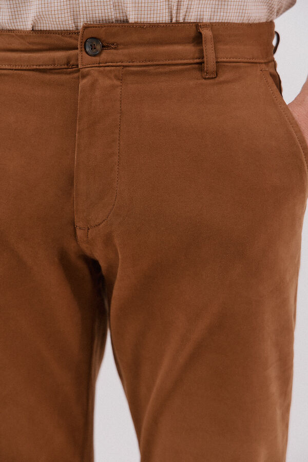 Cortefiel Pantal&oacute;n chino lavado Marr&oacute;n