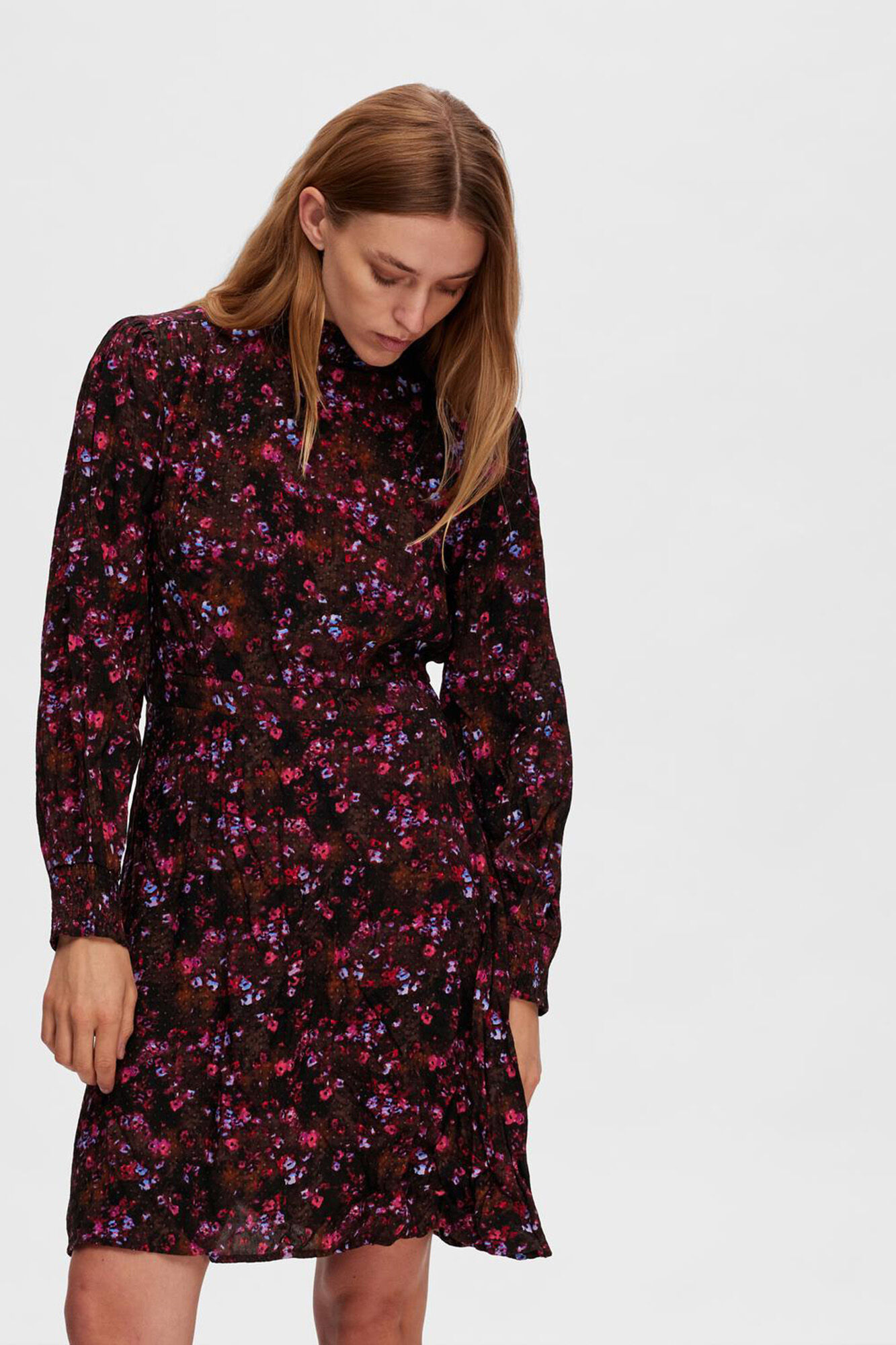 Selected Femme Vestido corto con estampado florar de manga larga elaborado con Lenzing ECOVERO