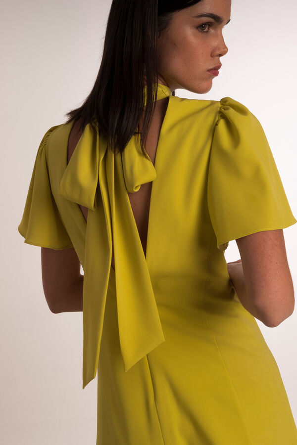 Dolores Promesas Vestido midi asim&eacute;trico con drapeado Amarillo