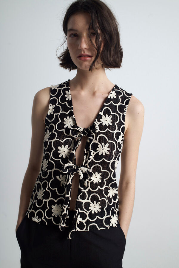 Object Top calado bordado Negro