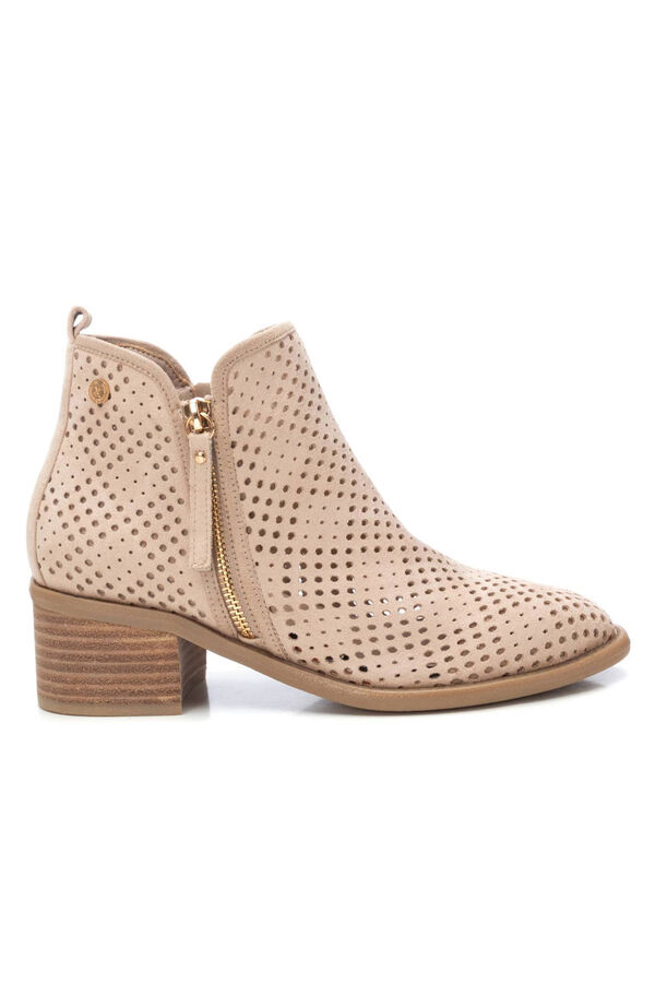 XTI Bot&iacute;n tac&oacute;n antelina troquelado Beige