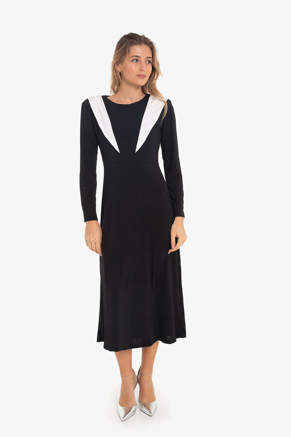 Cupl&eacute; Vestido solapas en hombros Negro