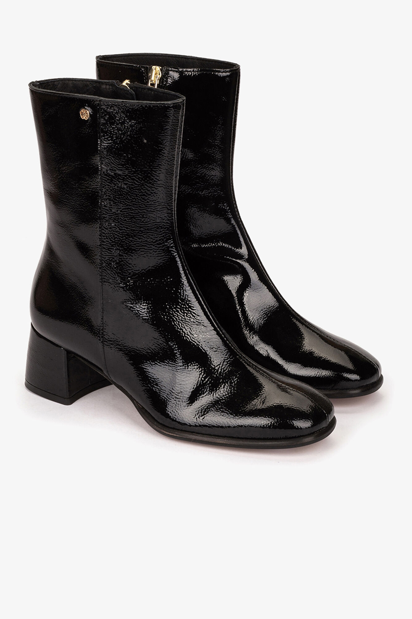 Cupl&eacute; Bota de salto m&eacute;dio em couro botim