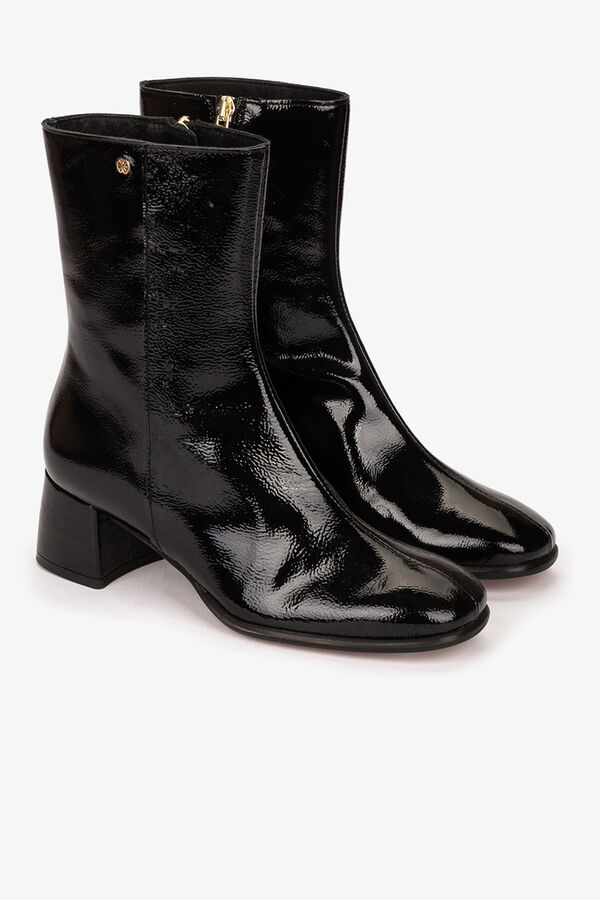 Cupl&eacute; Bota de salto m&eacute;dio em couro botim Preto